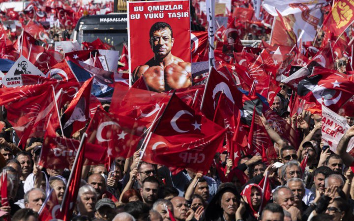 У Туреччині пройшли масові мітинги на підтримку затриманого мера Стамбула Імамоглу