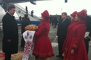 Янукович прибыл в Днепропетровск с официальным визитом 