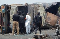 140 человек погибли при взрыве бензовоза в Пакистане