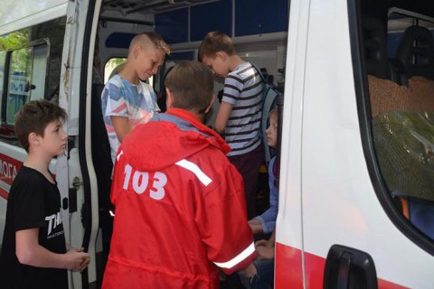 29 дітей залишаються в лікарні Миколаєва після розпилювання невідомого газу