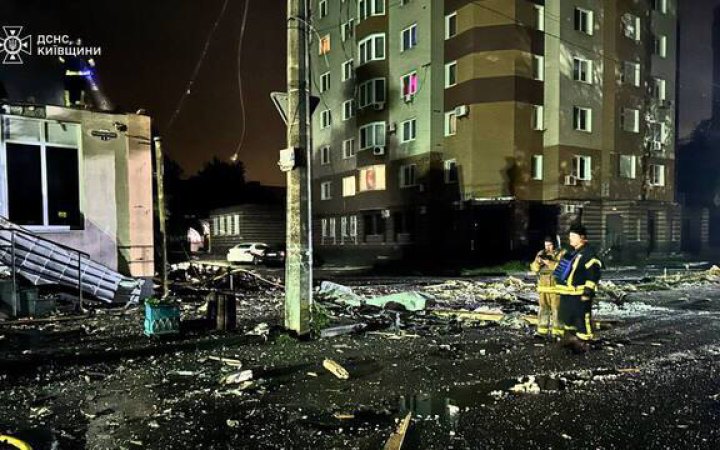 У Броварах ворог частково зруйнував будівлю мінімаркету