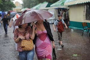 У середу в Києві обіцяють короткочасний дощ і грозу