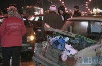 Пьяный водитель заблокировал движение на Московском мосту в Киеве
