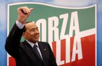 83-річний Берлусконі потрапив до лікарні після невдалої спроби зробити Селфі