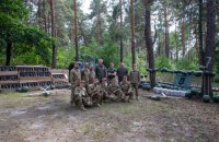 Два військові підрозділи отримали від громади Києва понад 2300 дронів, системи РЕБ та засоби зв’язку