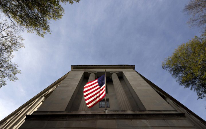 Білоруску екстрадували із Франції до США за звинуваченнями у контрабанді авіазапчастин до РФ