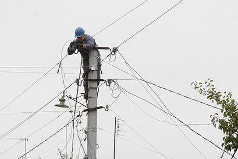 Через негоду 69 населених пунктів у 5 областях залишилися без електрики
