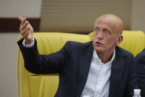 Колліна відповідає Алієву