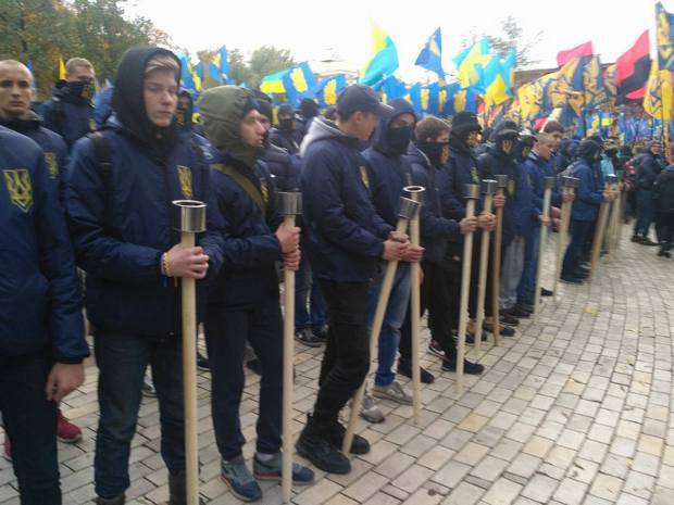 13 тысяч националистов провели "Марш УПА" в центре Киева 7
