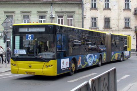 Во Львове полиция начала изымать городские автобусы 
