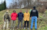 Прикордонники затримали у горах чоловіків, які намагались втекти з України
