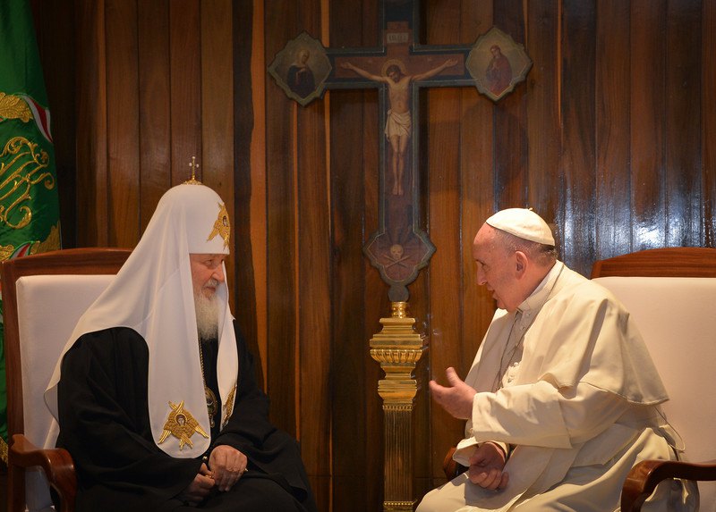 Папа Франциск та Патріарх Кирило під час зустрічі на Гавані, 12 лютого 2016 рік 