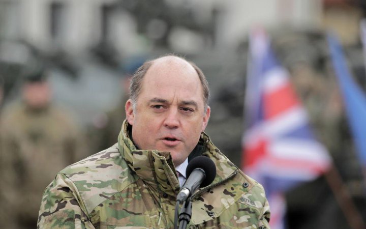 Міністр оборони Британії побачив у виступі Путіна на “параді побєди” ознаки розпачу
