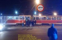 Біля метро "Чернігівська" в Києві лоб у лоб зіткнулися трамваї