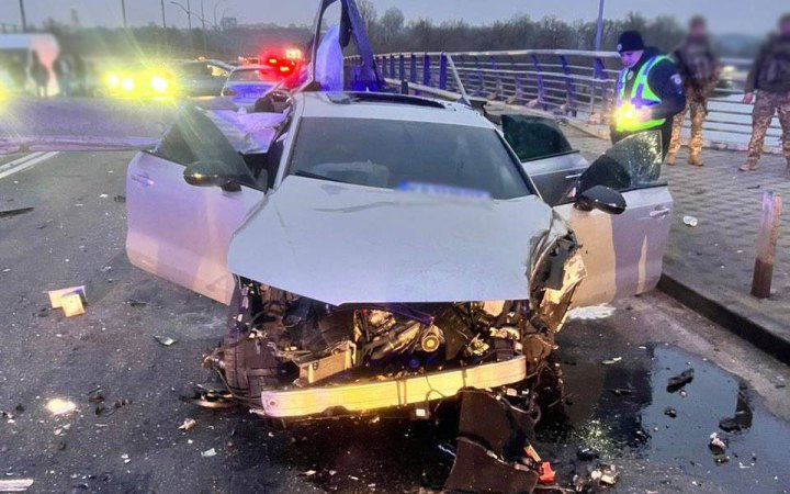 На Броварському проспекті у Києві внаслідок ДТП постраждали 5 осіб