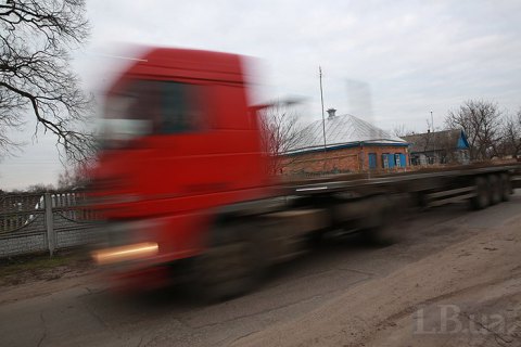 В Киеве с четверга ограничат движение грузовиков из-за загрязнения воздуха