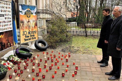 В Латвии почтили память героев Небесной Сотни