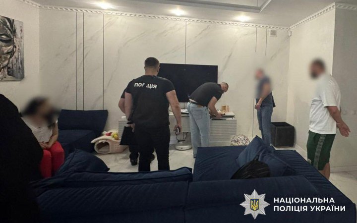 Нацполіція проводить обшуки у справі щодо можливого шахрайства під час збору коштів для Назарія Гусакова