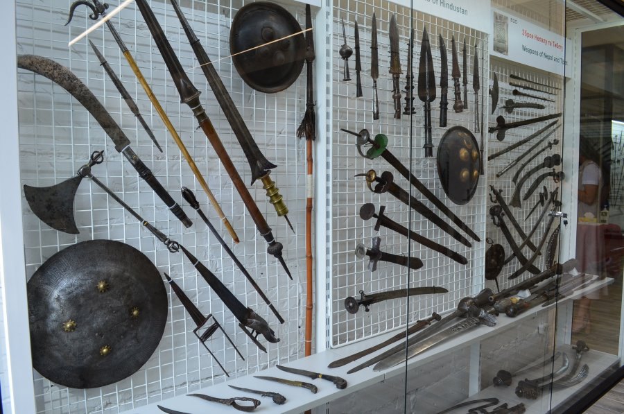 Колекція старовинної холодної зброї Євгена Гредунова 
