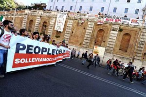 В Риме студенты требуют от властей не экономить на науке