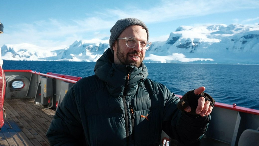 Антон Птушкін під час зйомок стрічки «Антарктида». 