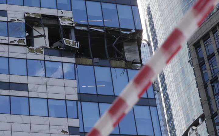 Тисячі порізів 