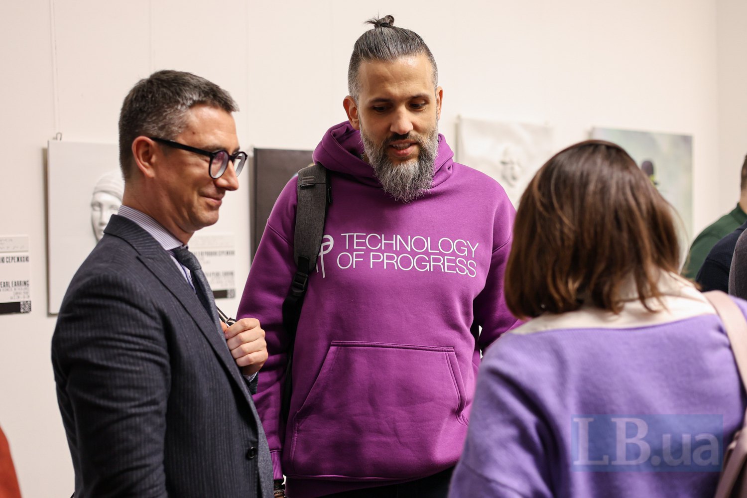 Hlib Vyshlinskyy, Executive Director of the Centre for Economic Strategy, and Maksym Nefyodov, Kyiv City Council member from the Voice party, and Diia.City United Executive Director. Natalia Mykolska (back)