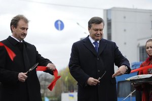Поздравляя с Днем Киева, Янукович не забыл похвалить Попова 