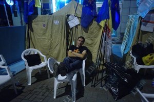 В Чернигове судья потеряла сознание из-за палаток БЮТ 