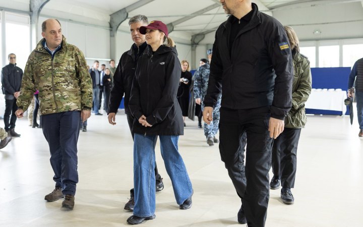 У Великобританії Шмигаль, Зеленська і міністр оборони Воллес побували на навчаннях групи військових ЗСУ