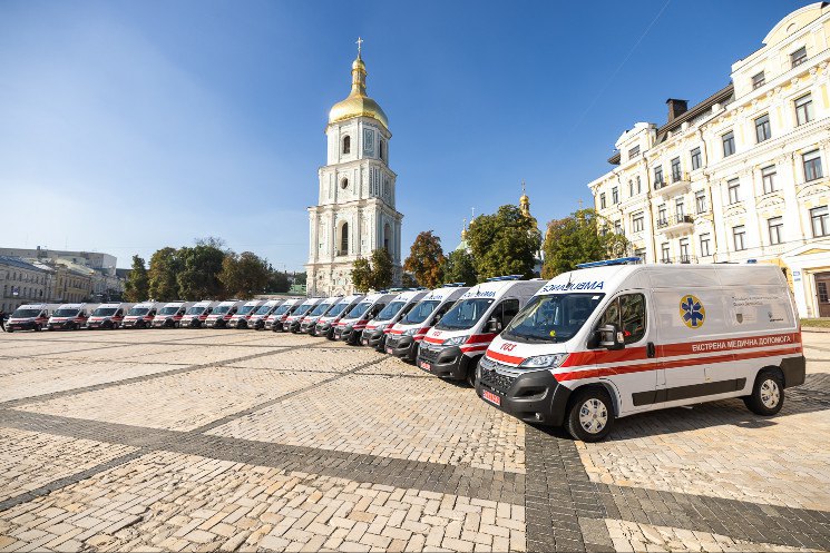 Поставка автомобілів швидкої медичної допомоги, придбаних МЗУ в межах <i>UNITED24</i>