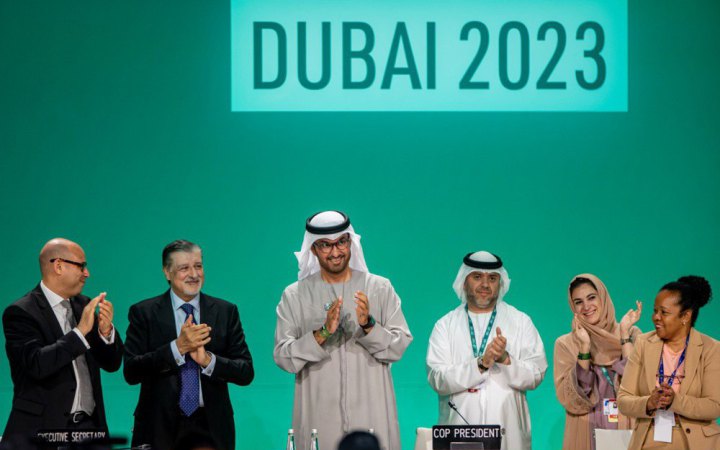 Учасники кліматичного саміту у Дубаї підписали угоду про поступову відмову від викопного палива