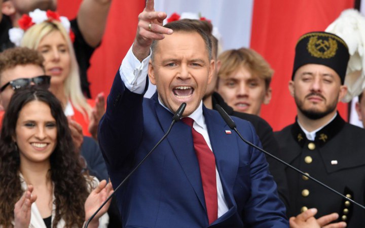 Навроцький ветував закон про допомогу українцям і ініціював заборону "бандерівського символу"