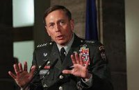 В скандале вокруг бывшего главы ЦРУ замешан еще один генерал