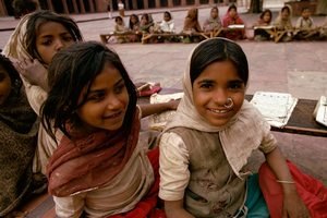 В Индии изнасилованы и убиты три девочки