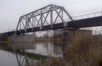 На Донбасі підірвали три мости