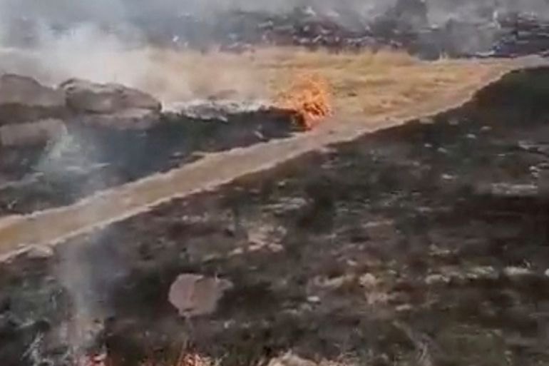Дим піднімається над військовою базою в Хомборі, Малі, на цьому знімку, опублікованого 30 квітня 2026 року.