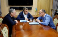 Лідери Британії, Франції та Німеччини домовилися просувати ініціативи з використання заморожених активів РФ для України