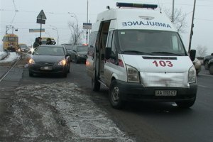 ДТП у Києві: жінка через водія-порушника потрапила до лікарні