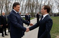 Янукович поблагодарил Медведева за помощь в финансировании проекта "Укрытие"