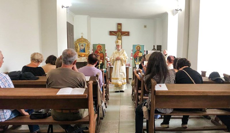 Владика Борис Ґудзяк під час зустрічі з парафіянами Свято-Дмитрівської парафії Харкова