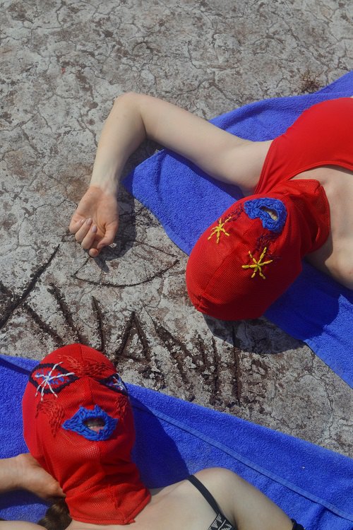 Серія «Атпустка», Xuanh sisters, 2021