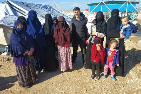 ​Українські жінки звільнені з сирійського табору для сімей терористів ІДІЛ