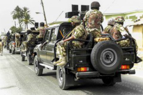 В Республике Нигер неизвестный убил шестерых туристов из Франции, гида и водителя