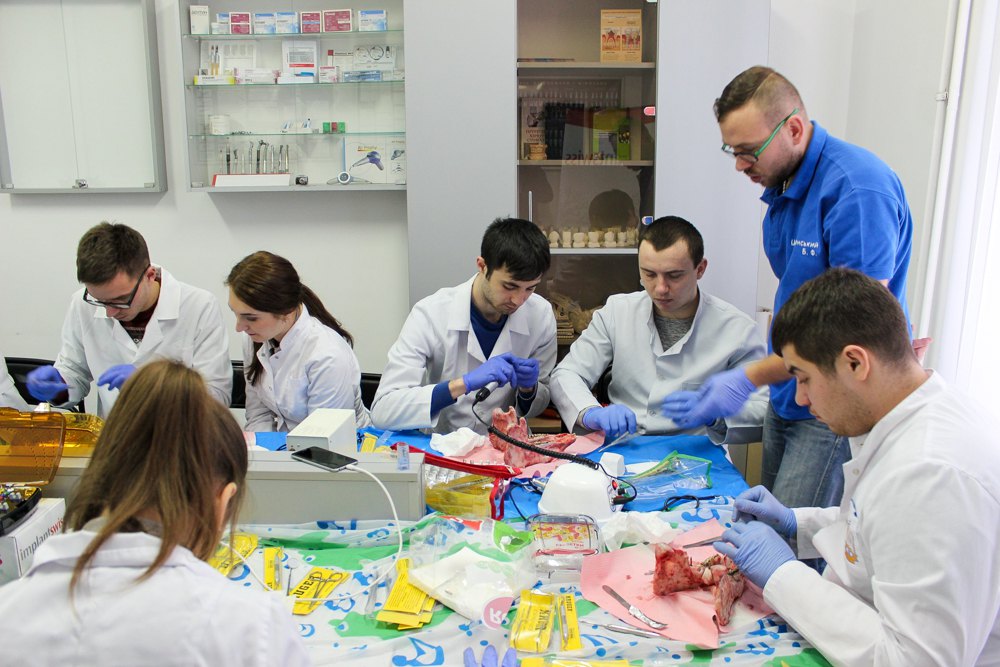 Студенти-медики набувають практичних навичок