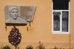 Компартия требует наказать разрушивших памятник Ковпаку в Яремче