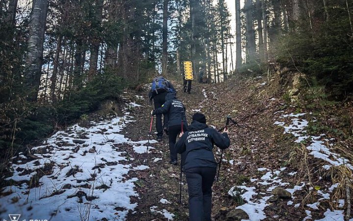 На Буковині врятували чоловіка, який три дні блукав у лісі