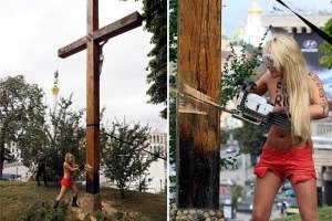 Спиленный Femen крест восстановили