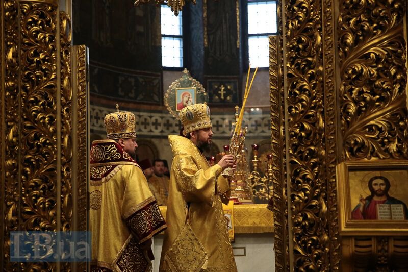 Первая литургия митрополита Епифания в Михайловском соборе