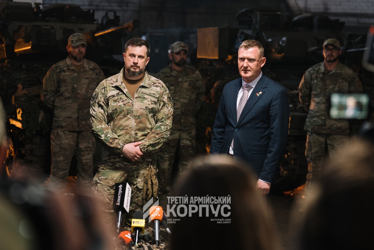 Командир Третього армійського корпусу Андрій Білецький і міністр оборони Латвії Райвіс Мелніс